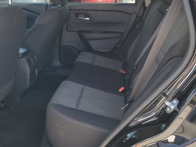 Used 2025 Nissan Rogue SV AWD/4WD image 8