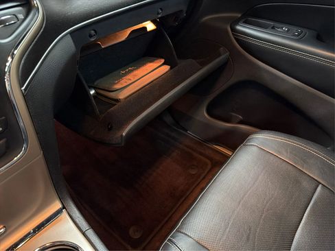 Used 2016 Jeep Grand Cherokee Limited w/ Luxury Group II image 28