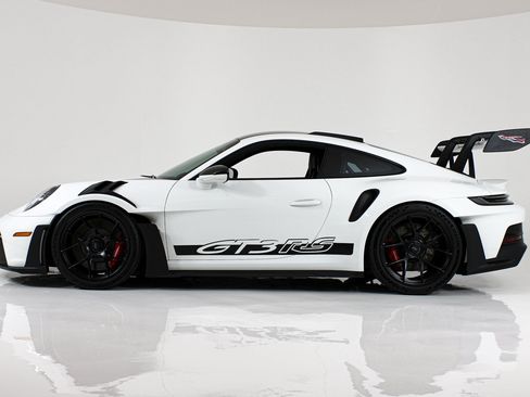 Used 2024 Porsche 911 GT3 RS RWD image 3