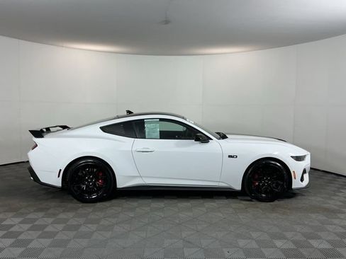 Used 2026 Ford Mustang GT Premium w/ GT Performance Package RWD image 4