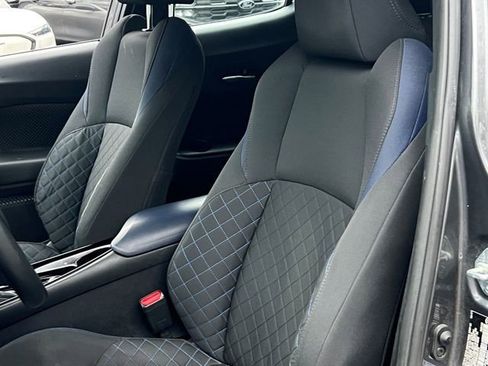 Used 2021 Toyota C-HR XLE image 17