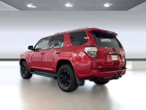 Used 2015 Toyota 4Runner SR5 AWD/4WD image 3