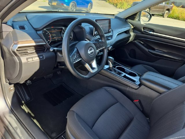 Used 2023 Nissan Altima 2.5 SV FWD image 8