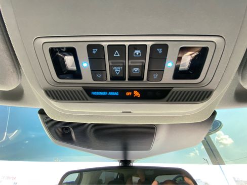 Used 2023 Ford Explorer XLT w/ Equipment Group 202A AWD/4WD image 37