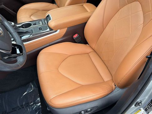 Used 2020 Toyota Highlander Platinum FWD image 31
