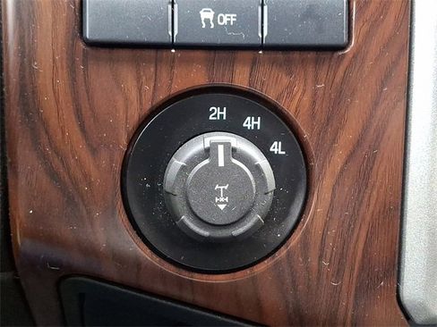 Used 2016 Ford F350 Lariat image 25