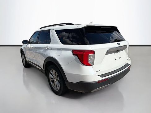 Used 2020 Ford Explorer XLT w/ Equipment Group 202A AWD/4WD image 4