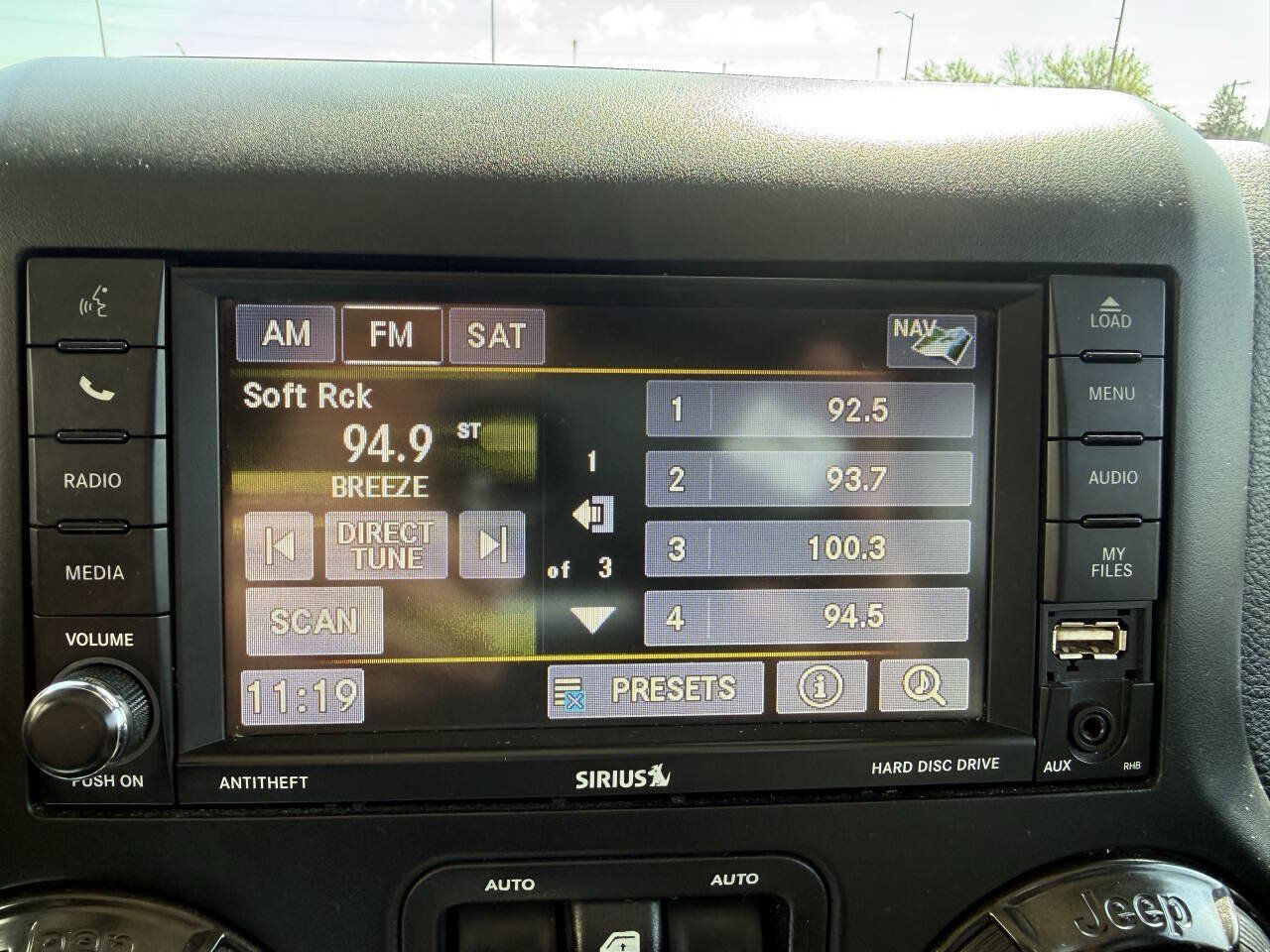 Used 2017 Jeep Wrangler Unlimited Sahara AWD/4WD image 17