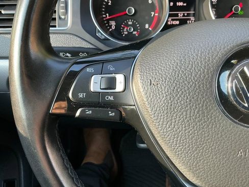 Used 2017 Volkswagen Jetta SE image 18