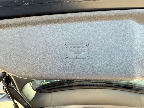 New 2026 Jeep Compass Latitude image 38