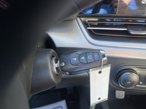 Used 2024 Chevrolet Trax LS w/ LS Convenience Package image 36