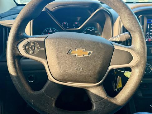 Used 2021 Chevrolet Colorado W/T w/ WT Convenience Package AWD/4WD image 12