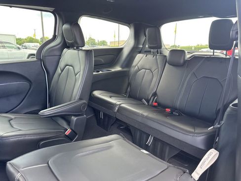 New 2026 Chrysler Pacifica Select image 24