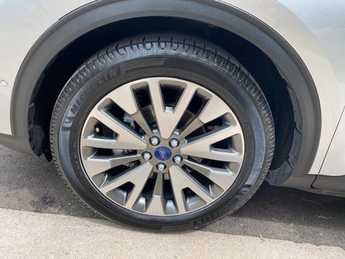 Used 2020 Ford Escape Titanium w/ Titanium Premium Package 2.0 image 24