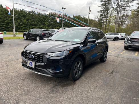 Used 2025 Ford Escape ST-Line AWD/4WD image 1