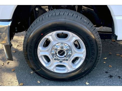 New 2026 Ford F250 XLT w/ XLT Premium Package image 28