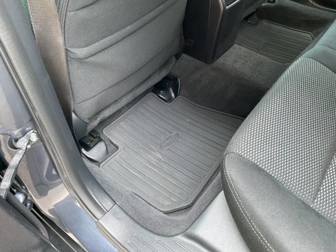 Used 2017 Subaru Outback 2.5i Premium image 32