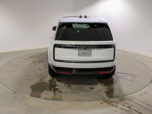 New 2026 Land Rover Range Rover SE image 4