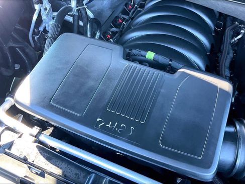 Used 2025 Chevrolet Silverado 1500 LT RWD image 30