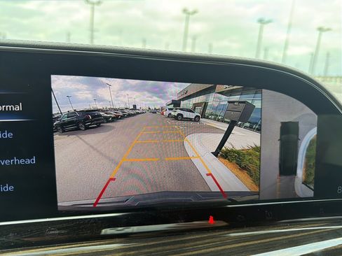 Used 2021 Cadillac Escalade Sport w/ LPO, Illumination Package image 22