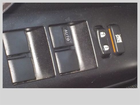 Used 2017 Toyota RAV4 XLE AWD/4WD image 21
