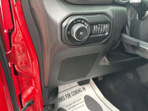 Used 2019 Jeep Wrangler Sport AWD/4WD image 17