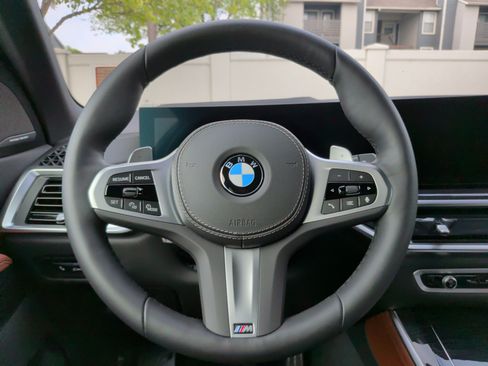 Used 2026 BMW X5 sDrive40i w/ Executive Package RWD image 23