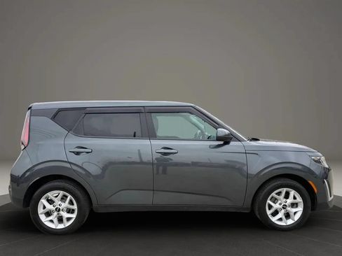 Used 2024 Kia Soul LX w/ Option Group 015 FWD image 7