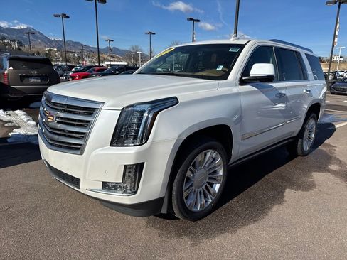 Used 2016 Cadillac Escalade Platinum image 3