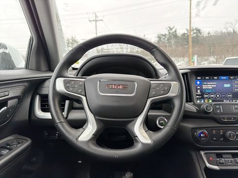 Used 2024 GMC Terrain SLT image 14