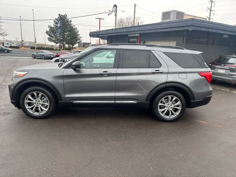 Used 2021 Ford Explorer XLT w/ Equipment Group 202A image 4