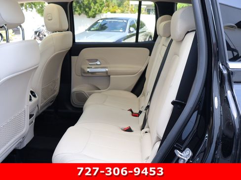 Used 2023 Mercedes-Benz GLB 250 4MATIC w/ Premium Package image 15