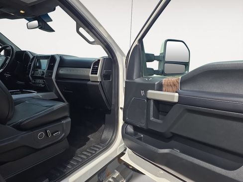 Used 2019 Ford F350 Lariat w/ Lariat Ultimate Package AWD/4WD image 9