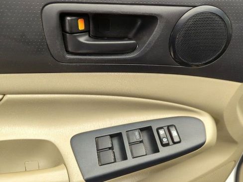 Used 2012 Toyota Tacoma 4x4 Double Cab image 13