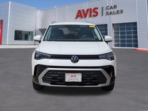 Used 2025 Volkswagen Taos SE AWD/4WD image 10