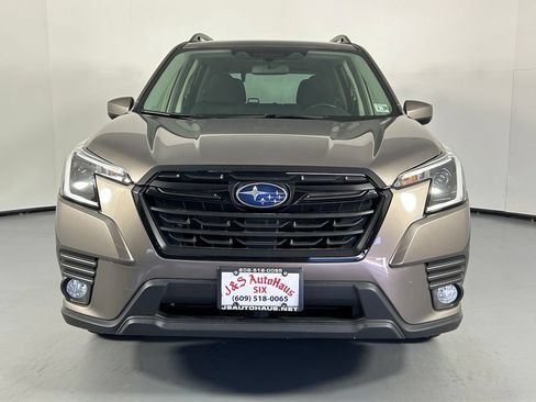 Used 2023 Subaru Forester Premium AWD/4WD image 2