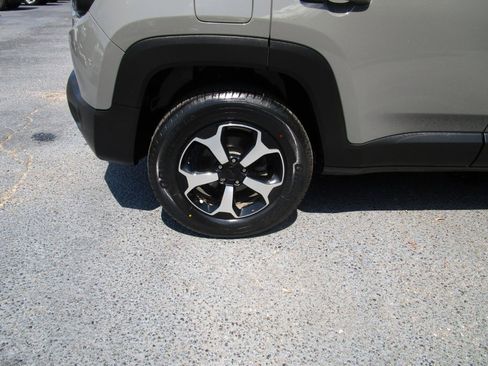 Used 2021 Jeep Renegade Trailhawk w/ Trailer Tow Group AWD/4WD image 34