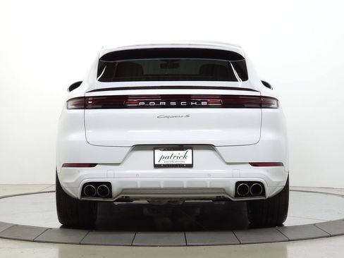 Used 2024 Porsche Cayenne S AWD/4WD image 6