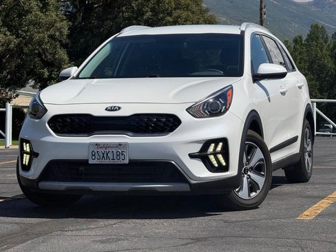 Used 2020 Kia Niro LX FWD image 1
