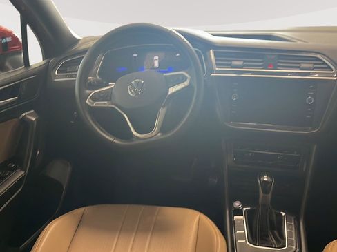 Used 2023 Volkswagen Tiguan SE FWD image 16