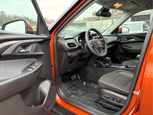 Used 2023 Chevrolet TrailBlazer LT w/ Convenience Package image 14