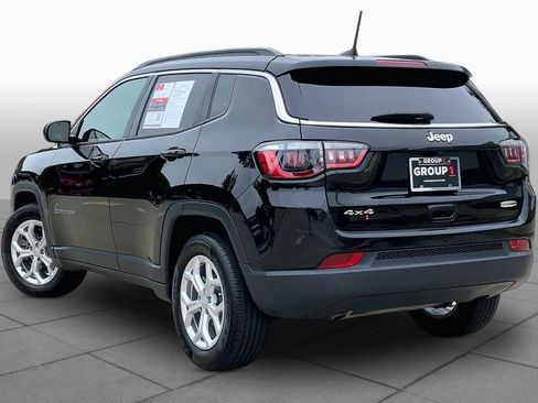 Used 2024 Jeep Compass Latitude AWD/4WD image 12