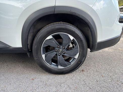 Used 2025 Nissan Rogue SV AWD/4WD image 31