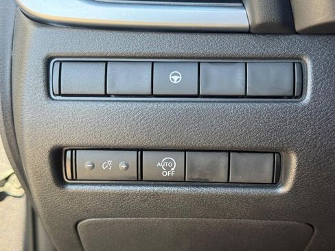 Used 2023 Nissan Rogue SV image 21