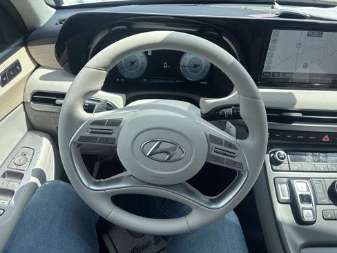 Used 2024 Hyundai Palisade Limited AWD/4WD image 18