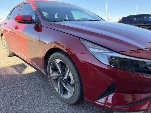 Used 2023 Hyundai Elantra SEL w/ Convenience Package image 13