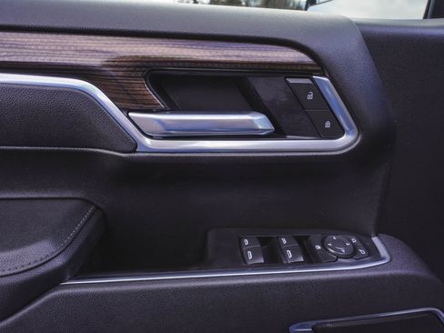 Used 2025 Chevrolet Silverado 1500 RST image 10