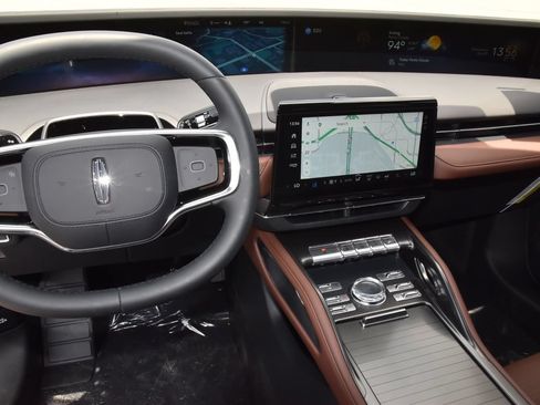 New 2026 Lincoln Nautilus Reserve AWD/4WD image 25