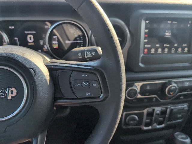 Used 2023 Jeep Wrangler Unlimited AWD/4WD image 17