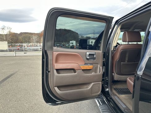 Used 2015 Chevrolet Silverado 3500 High Country w/ Duramax Plus Package image 30